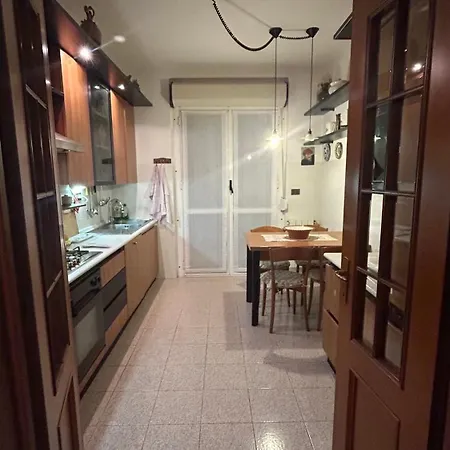 Elegante Vista Mare - 2 Camere, 2 Bagni E Parcheggio Privato アパート サヴォーナ