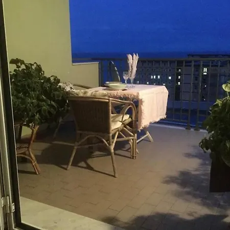 Elegante Vista Mare - 2 Camere, 2 Bagni E Parcheggio Privato *